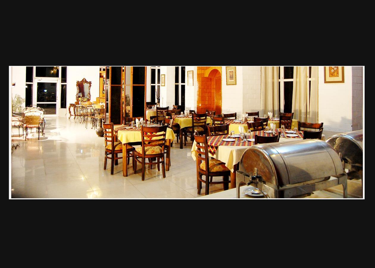 מנאלי Hotel Out Town מראה חיצוני תמונה