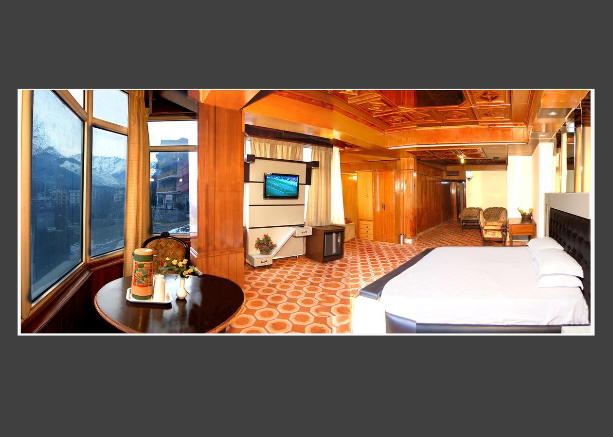 מנאלי Hotel Out Town מראה חיצוני תמונה